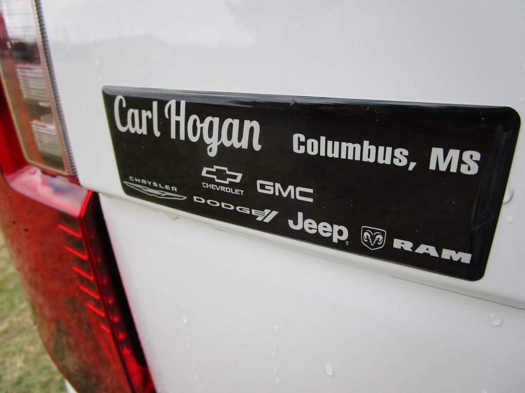 New 2026 GMC Yukon XL Denali w/ Sun & Power Step Package image 9