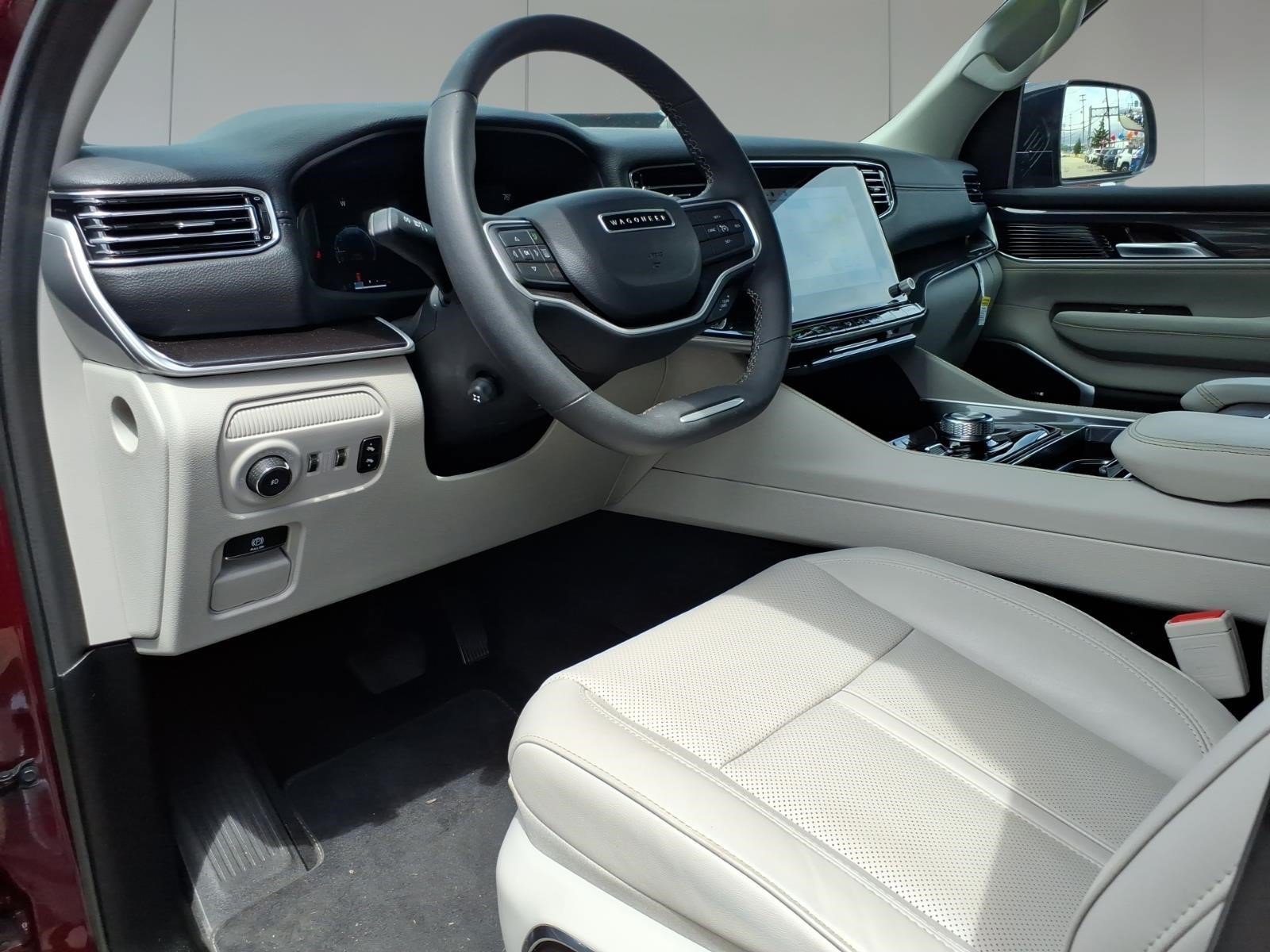 Used 2024 Jeep Wagoneer L 4WD image 11