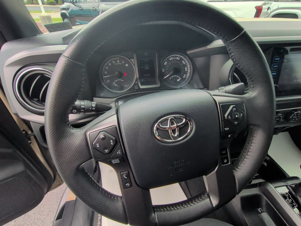 Used 2019 Toyota Tacoma TRD Off-Road AWD/4WD image 15