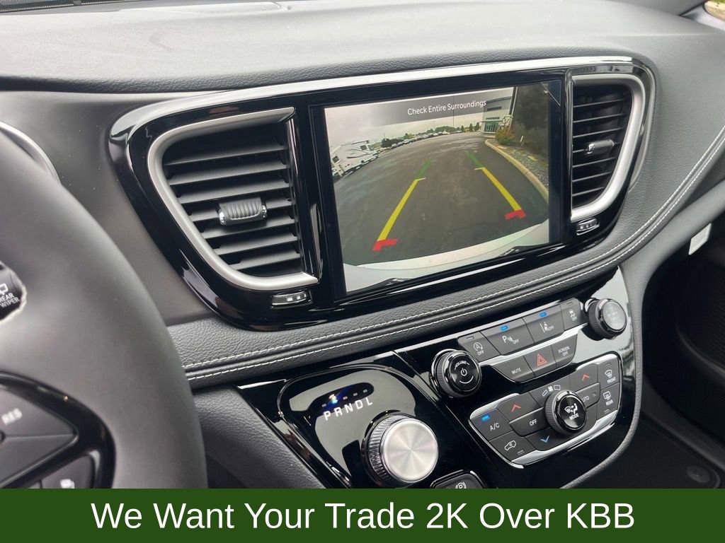 New 2026 Chrysler Pacifica Select w/ S Appearance Package image 14