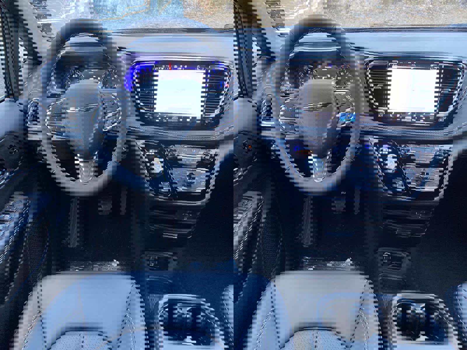 New 2026 Chrysler Pacifica Select image 9