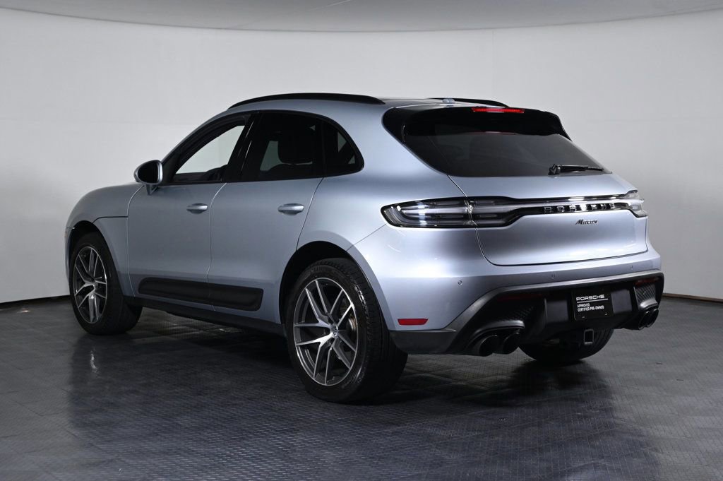 Certified 2024 Porsche Macan AWD/4WD image 3
