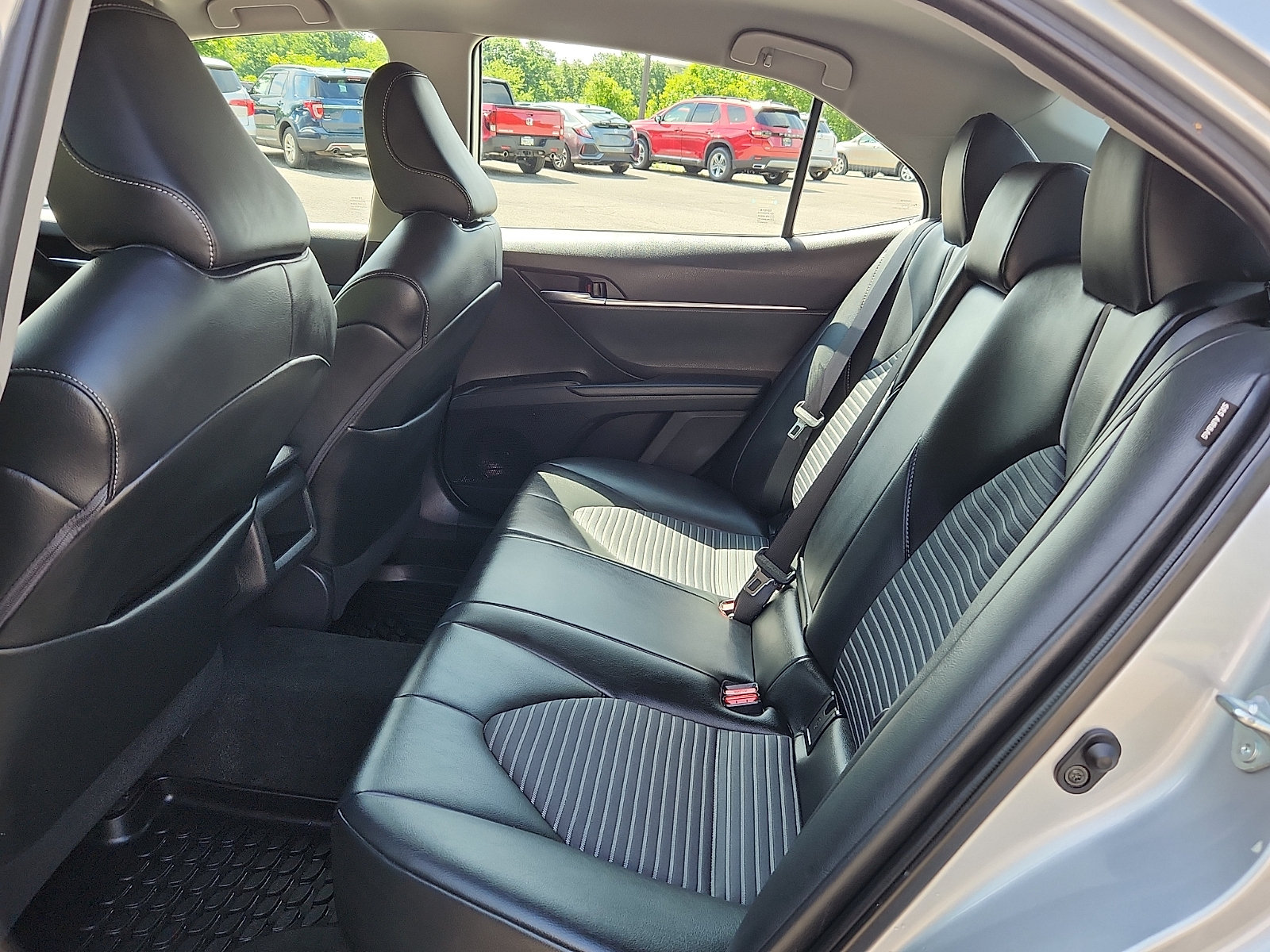 Used 2021 Toyota Camry SE AWD/4WD image 10