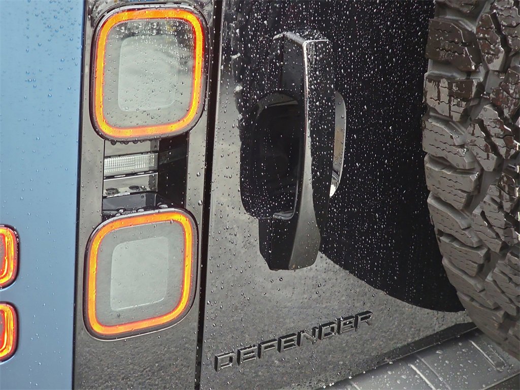 New 2026 Land Rover Defender 110 OCTA image 14