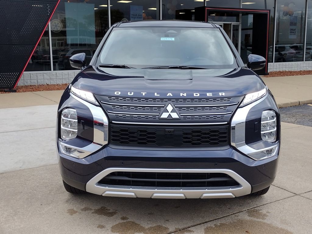 New 2025 Mitsubishi Outlander SE image 12