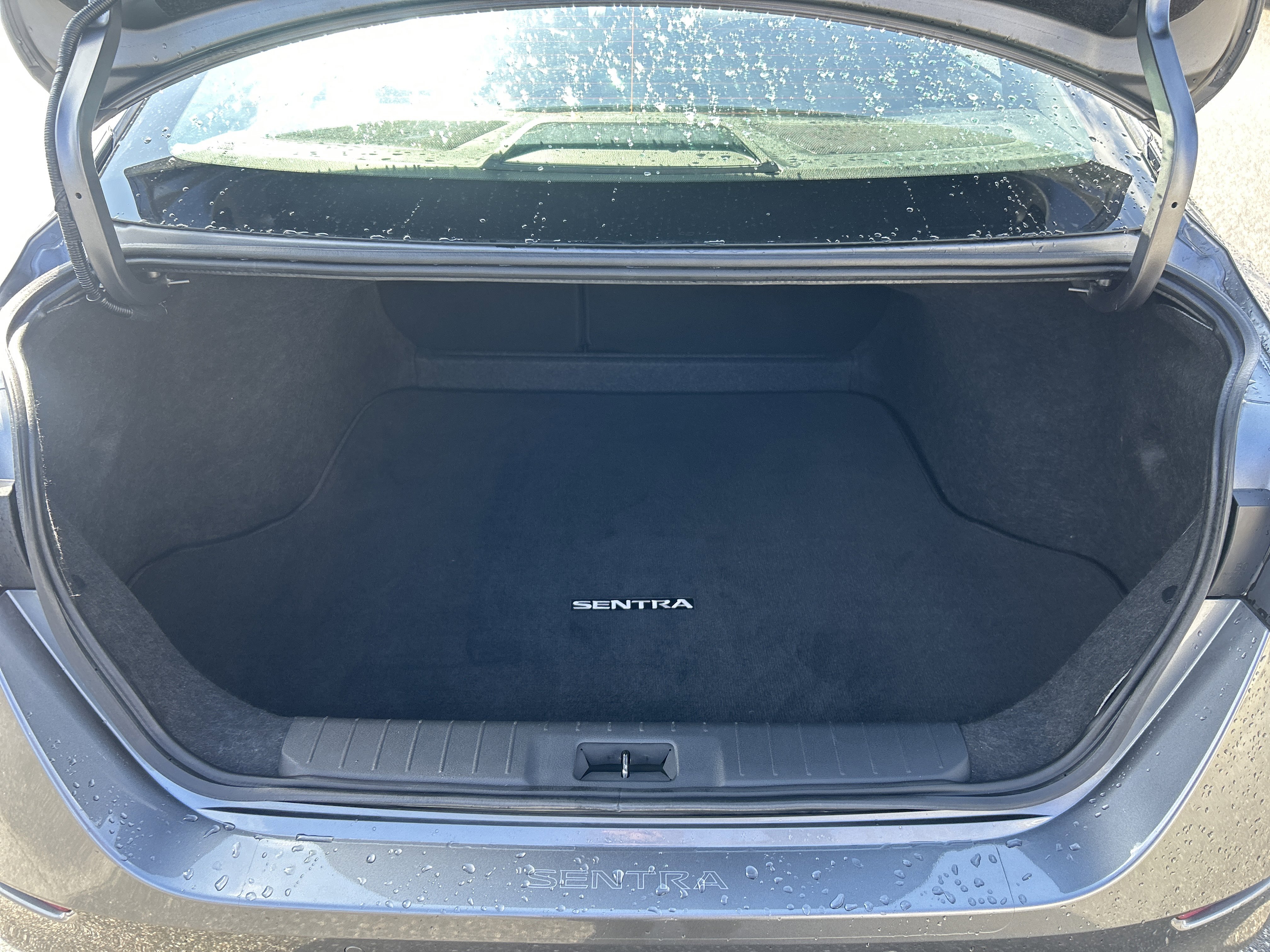 Used 2023 Nissan Sentra SV FWD image 17
