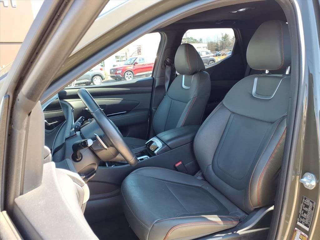 Used 2025 Hyundai Santa Cruz Limited image 3