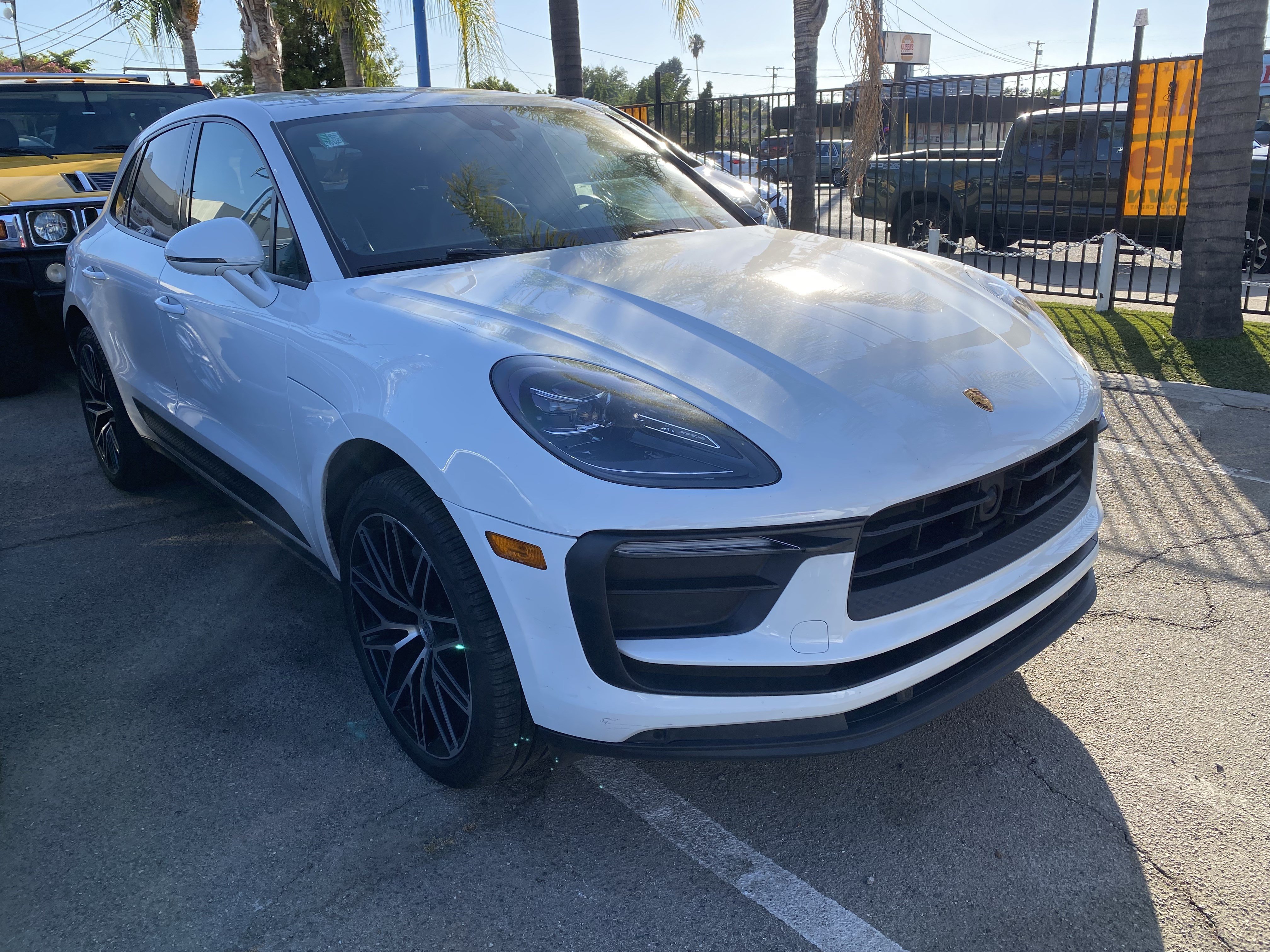 Used 2023 Porsche Macan AWD/4WD image 7