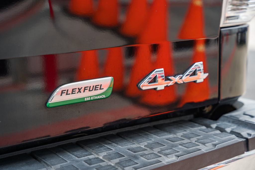 Used 2010 Toyota Tundra 4x4 CrewMax image 11