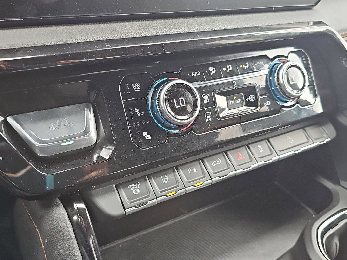 Certified 2025 GMC Sierra 2500 AT4 AWD/4WD image 19