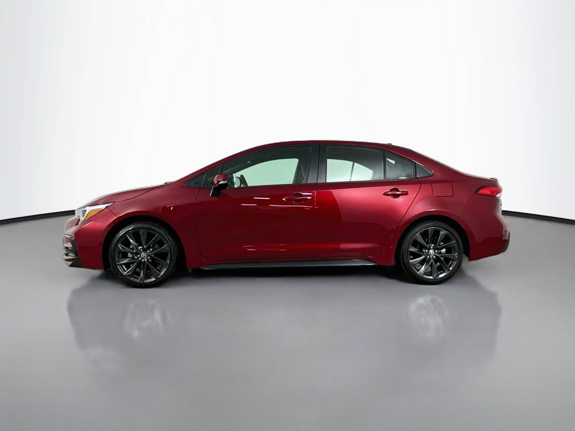 Certified 2026 Toyota Corolla SE w/ SE Package FWD image 4