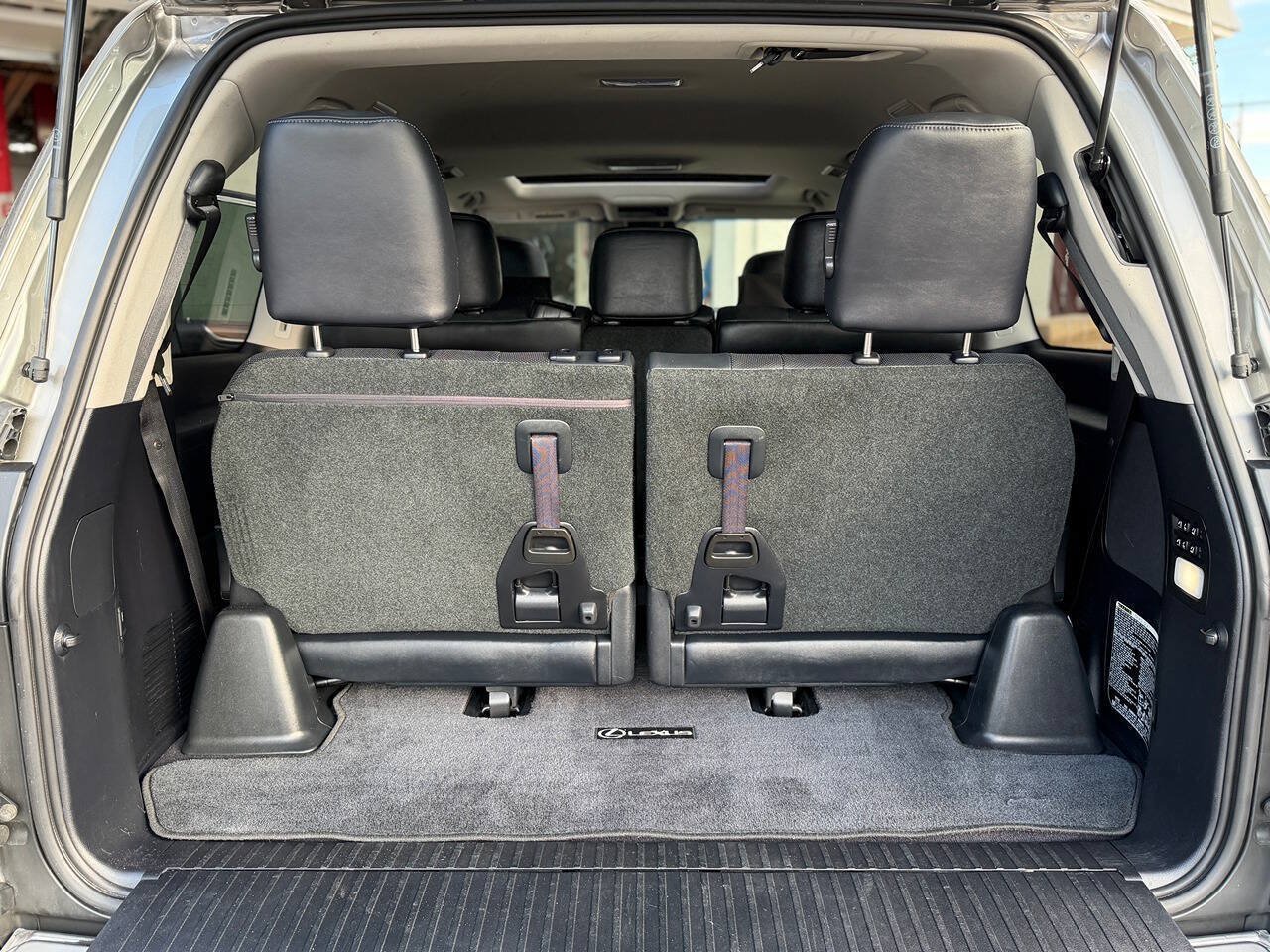 Used 2017 Lexus LX 570 4WD w/ Luxury Package image 99