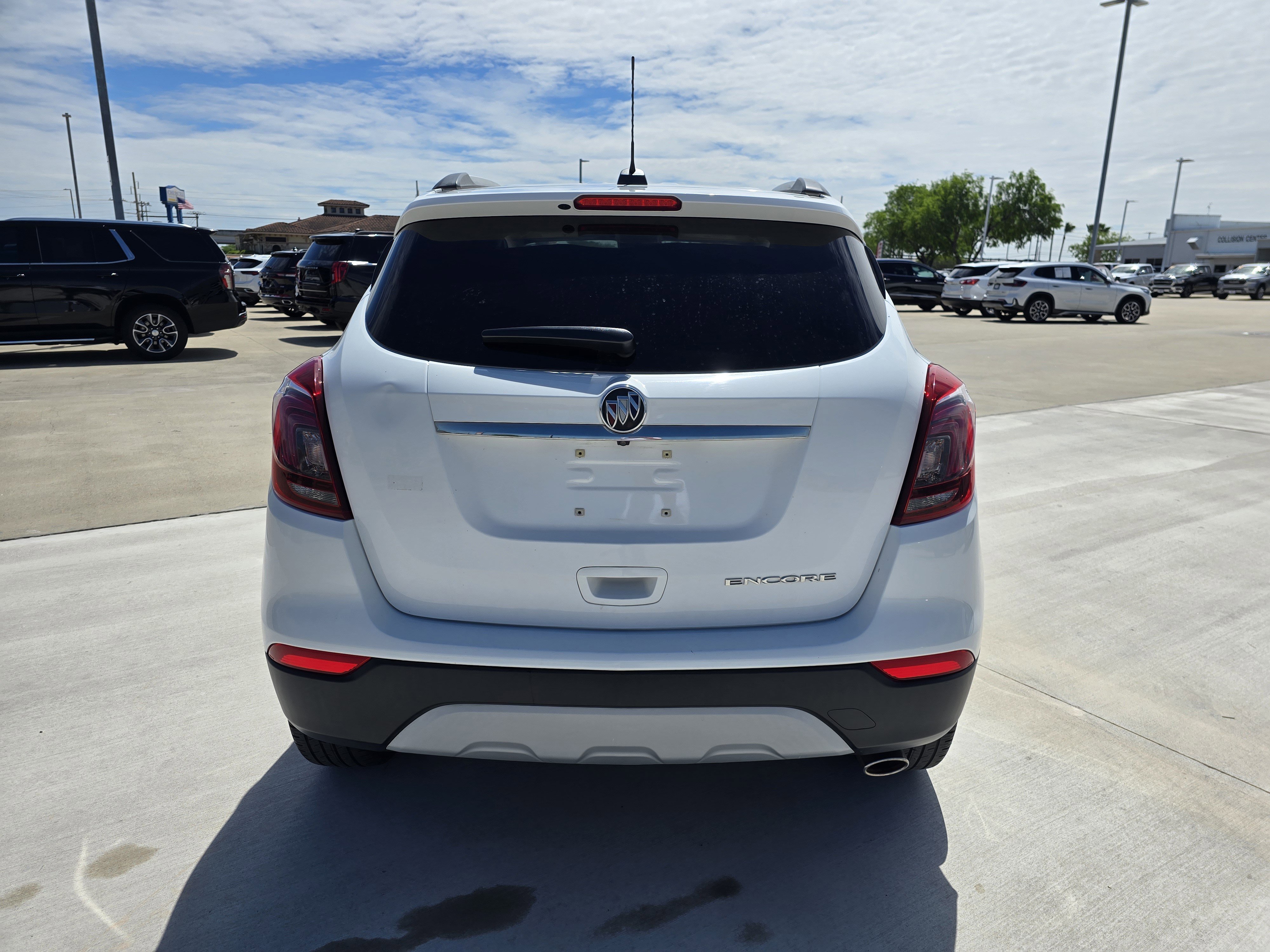 Used 2020 Buick Encore Preferred image 4