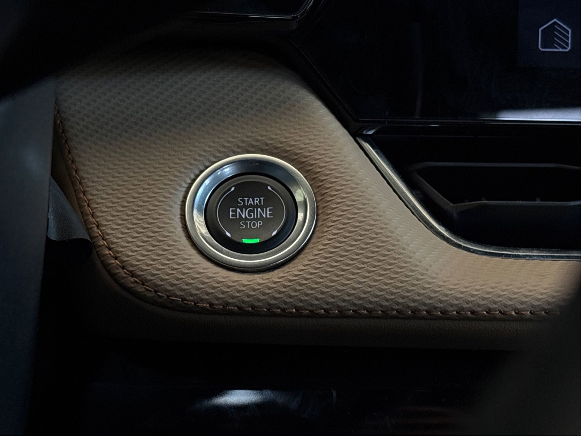 Used 2025 Chevrolet Equinox ACTIV w/ Safety and Technology Package image 27