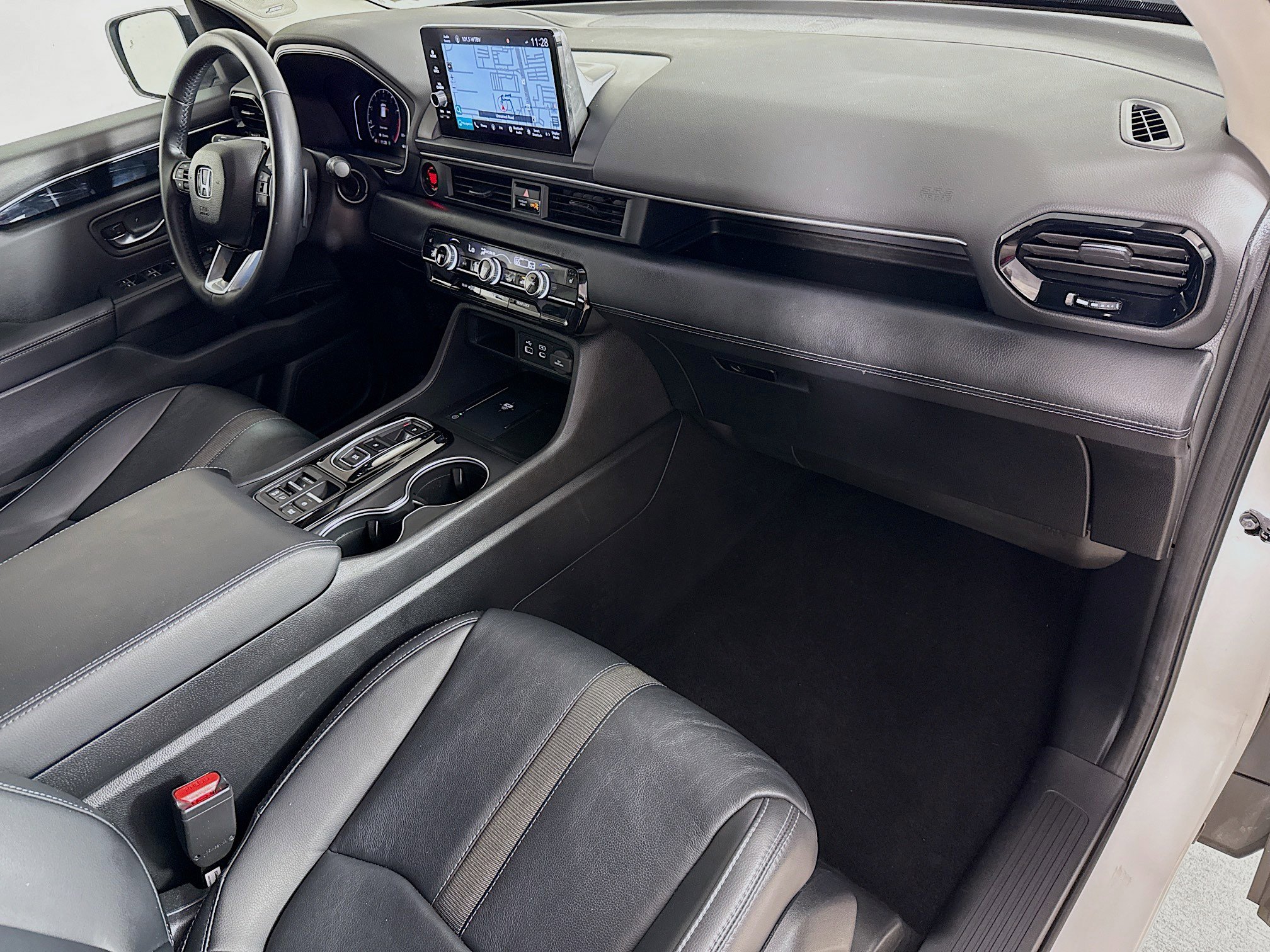 Certified 2024 Honda Pilot Touring image 38