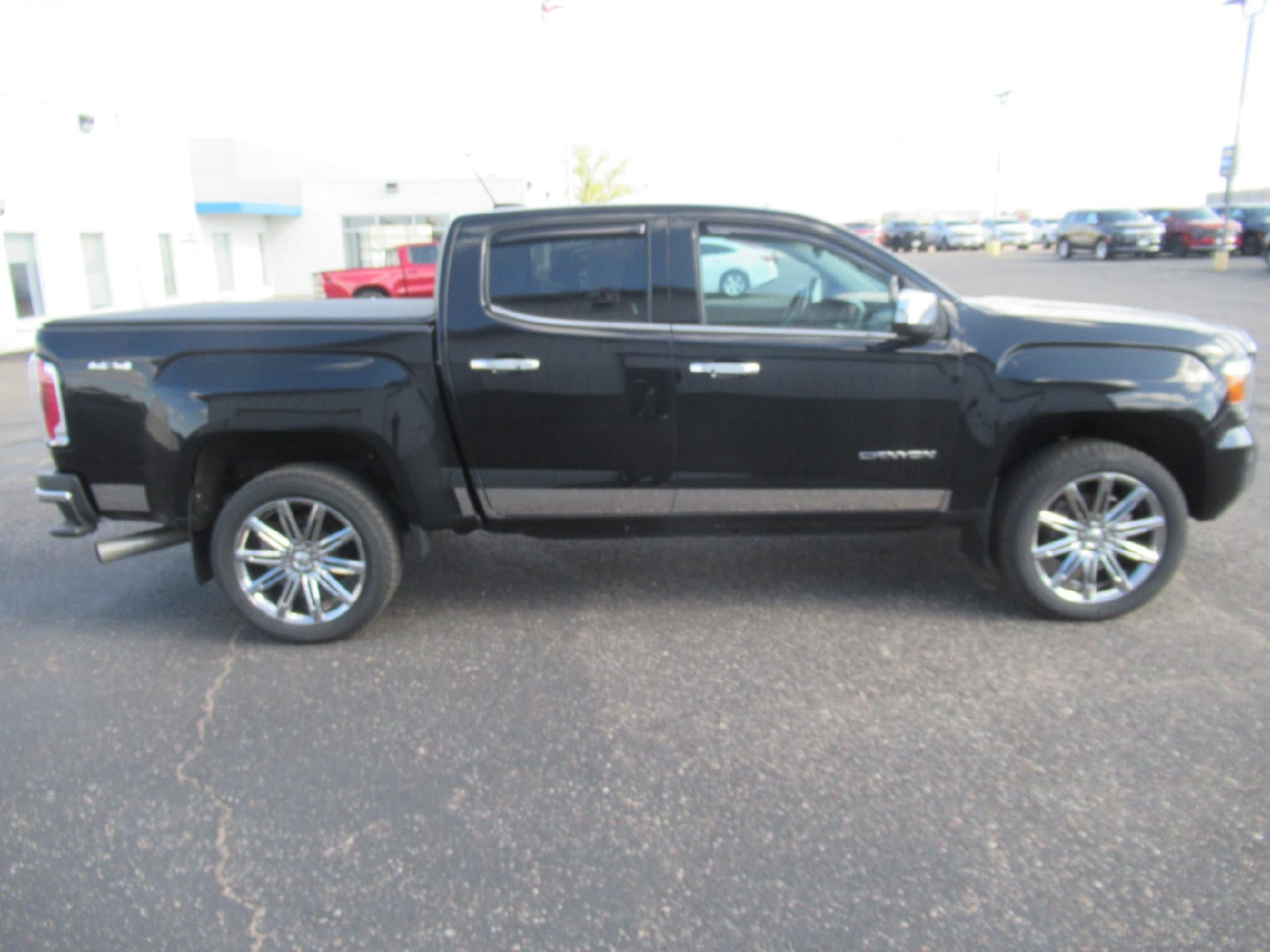 Certified 2017 GMC Canyon SLT w/ Driver Alert Package AWD/4WD image 4