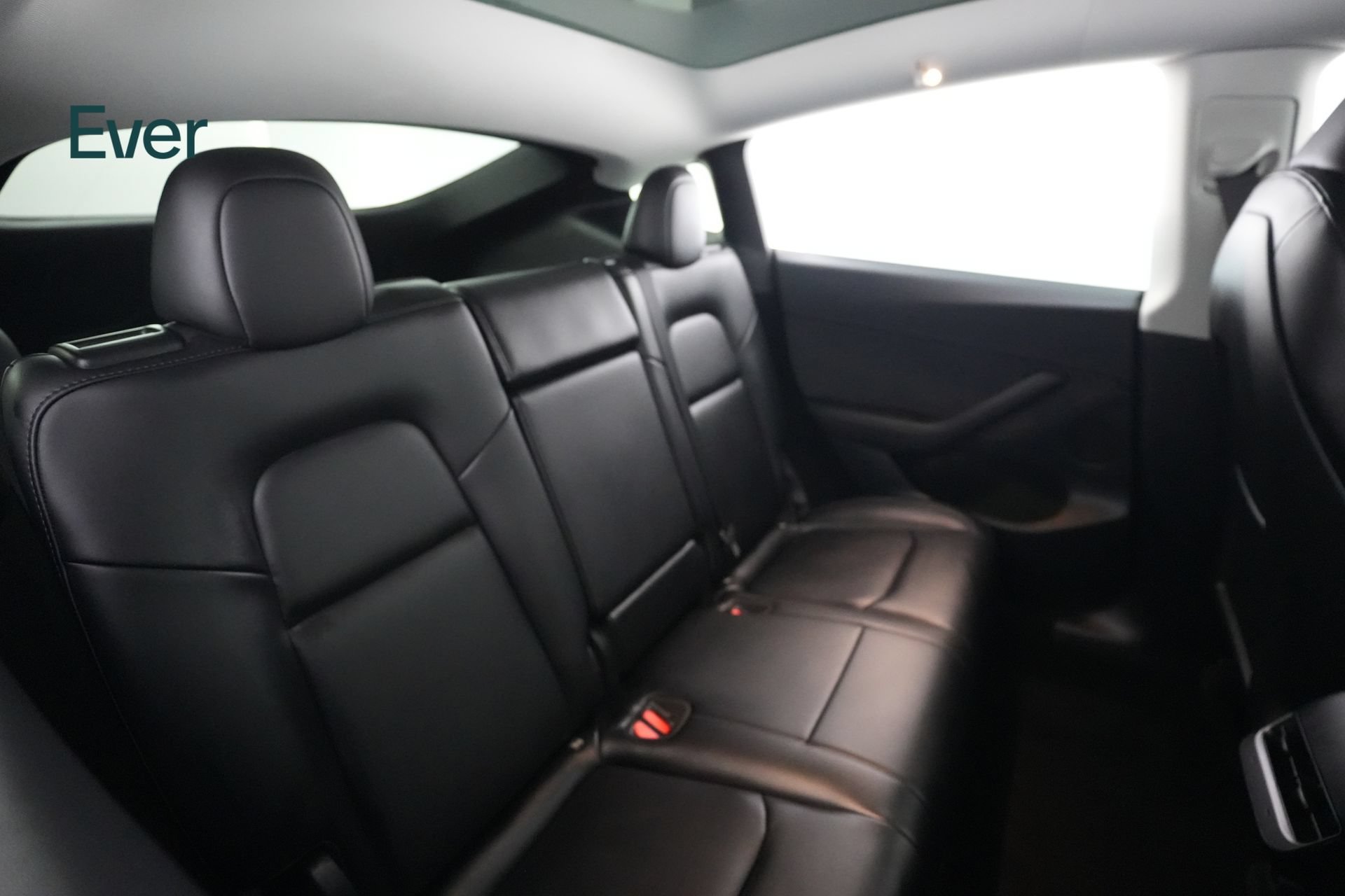 Used 2024 Tesla Model Y 2WD image 5