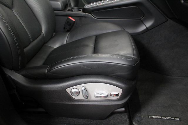 Used 2018 Porsche Macan GTS image 11