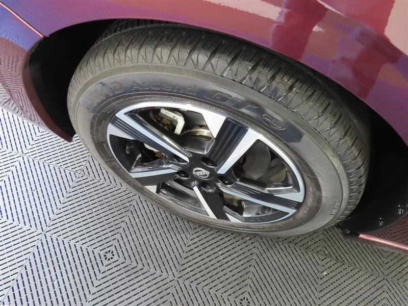 Used 2025 Nissan Sentra SV FWD image 6