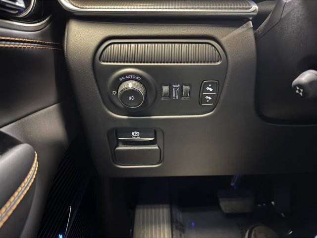 Used 2024 Jeep Grand Wagoneer Series III w/ Rear-Seat Entertainment Group image 13