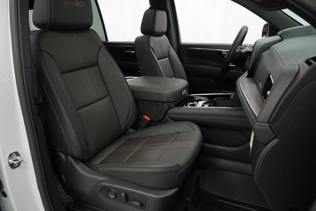 New 2026 Chevrolet Tahoe High Country w/ Sun And Tow Package AWD/4WD image 33