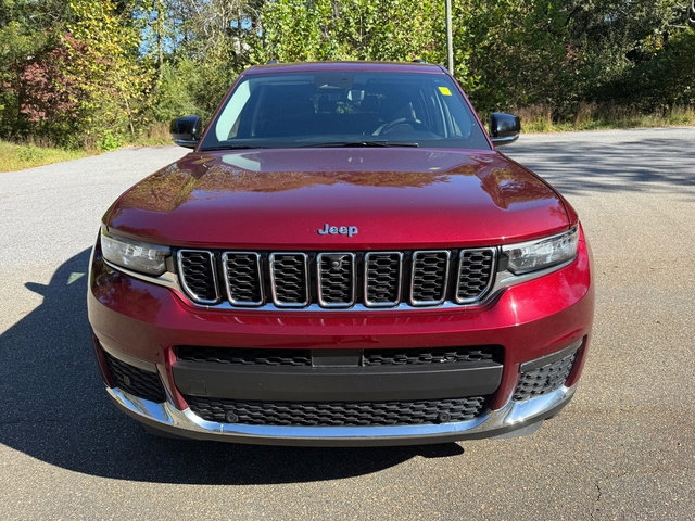 Used 2023 Jeep Grand Cherokee L Limited w/ Luxury Tech Group II image 3