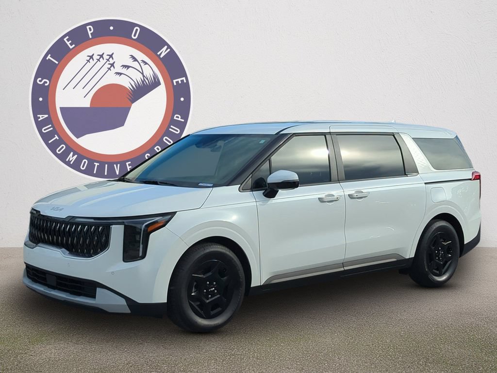 Used 2026 Kia Carnival FWD image 2