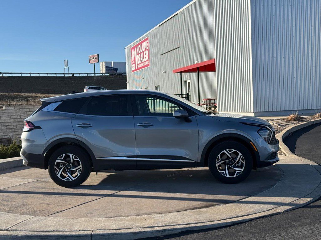 Used 2024 Kia Sportage LX video 2