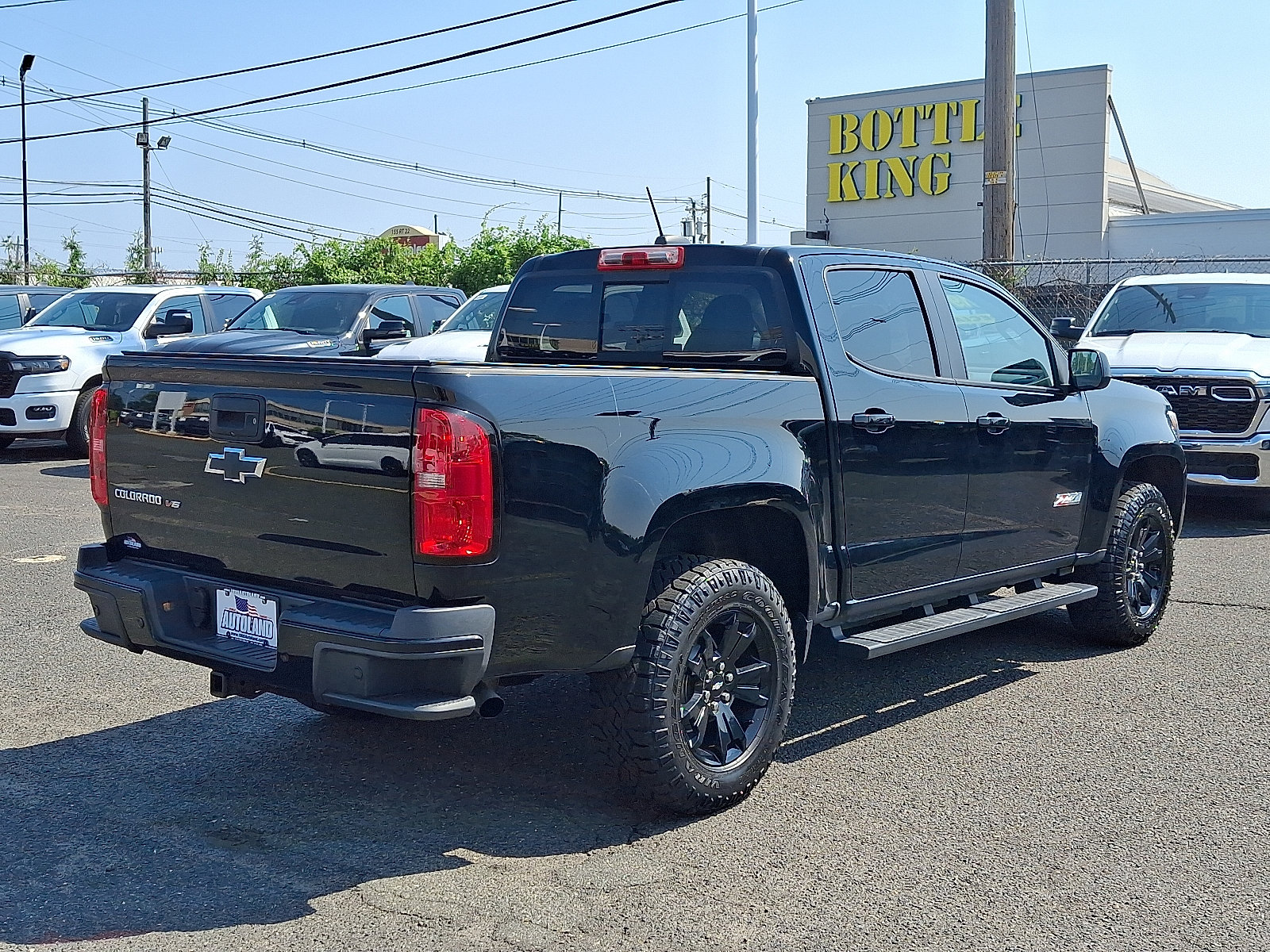 Used 2019 Chevrolet Colorado Z71 w/ Z71 Midnight Edition AWD/4WD image 7