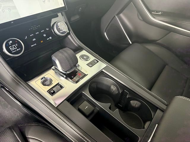 Certified 2025 Jaguar F-PACE R-Dynamic S image 21