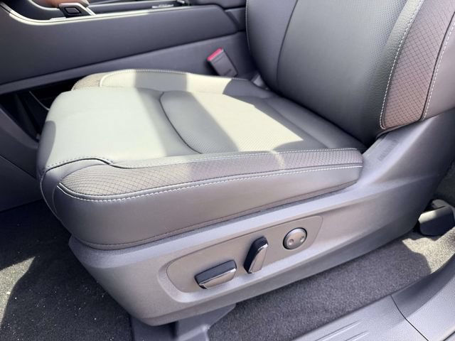 New 2026 Nissan Pathfinder SL w/ SL Premium Package AWD/4WD image 15