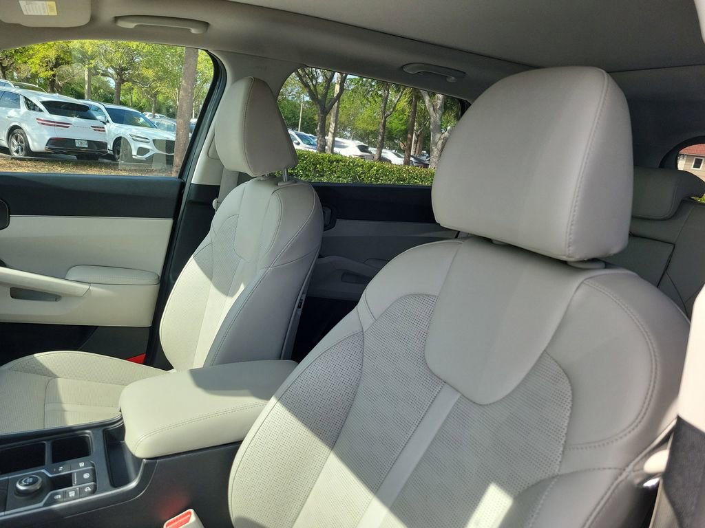 Used 2024 Kia Sorento S w/ Panoramic Sunroof Package image 21