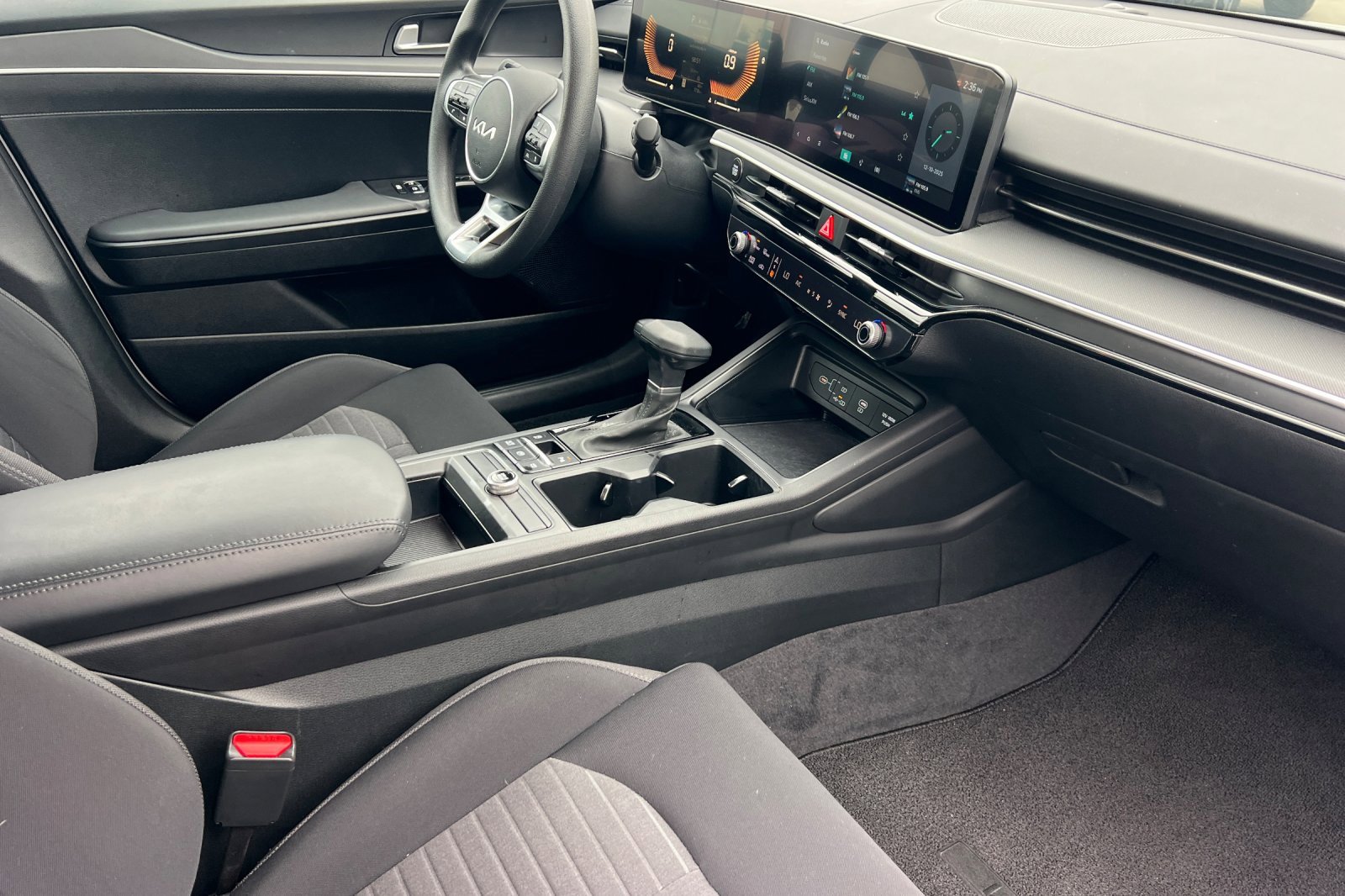 Used 2025 Kia K5 LXS image 16