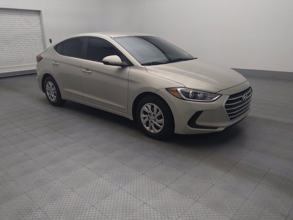 Used 2017 Hyundai Elantra SE image 11
