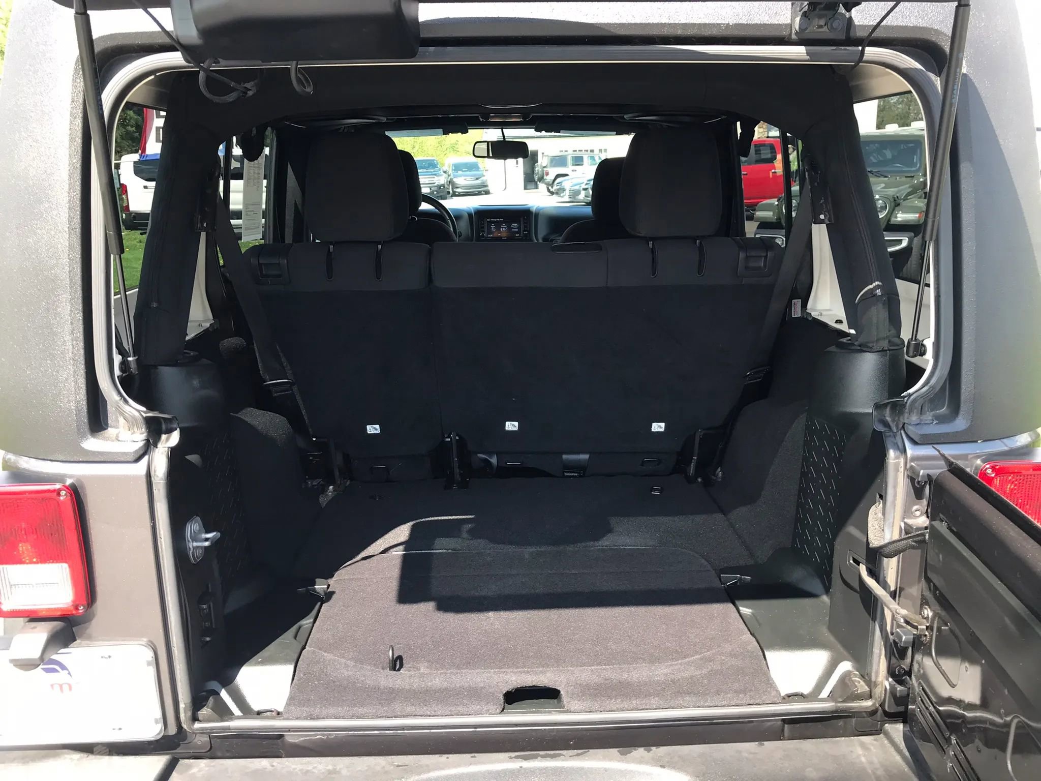 Used 2017 Jeep Wrangler Unlimited Sport w/ Quick Order Package 24S AWD/4WD image 33