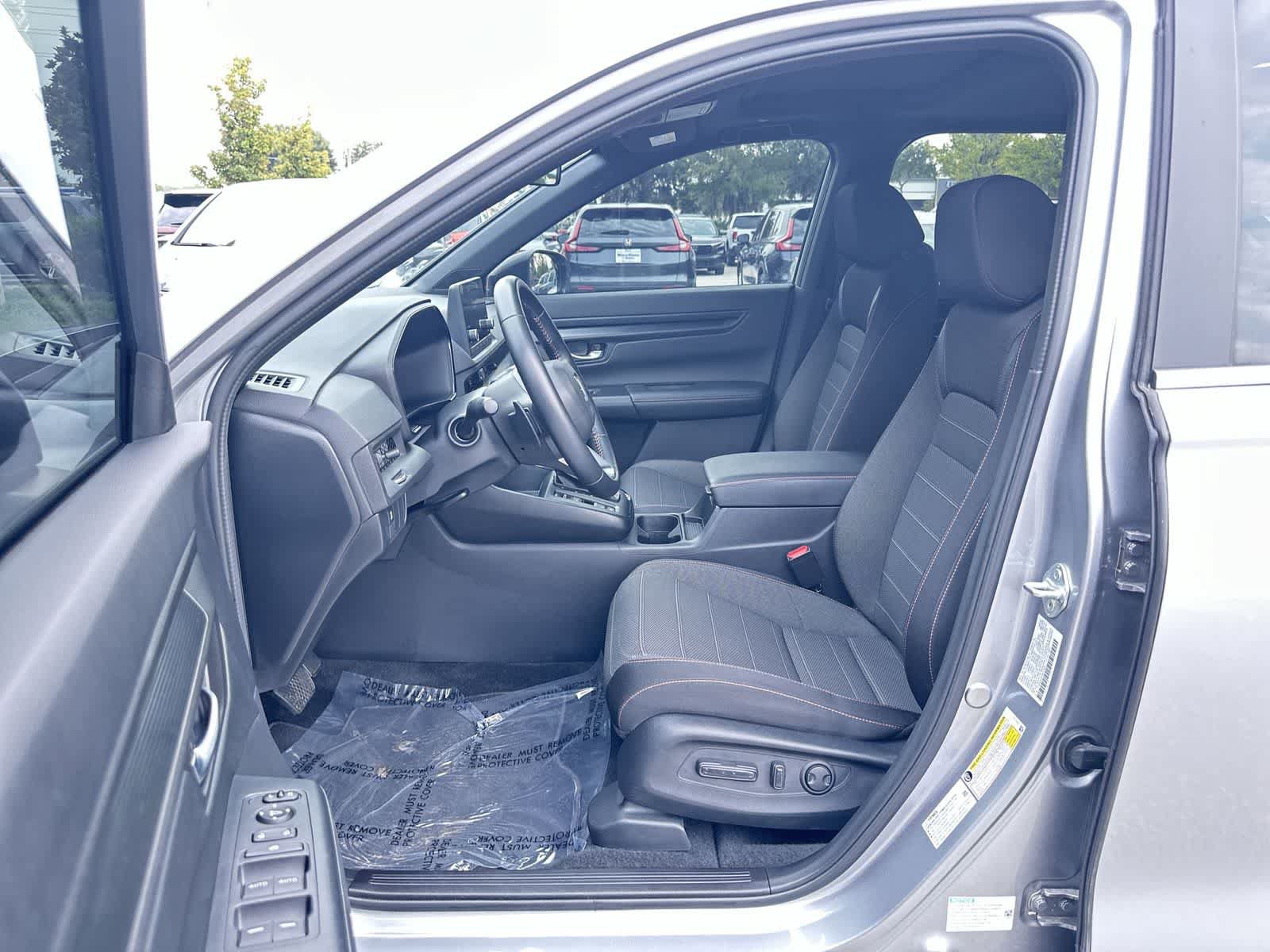 Used 2025 Honda CR-V Sport image 2