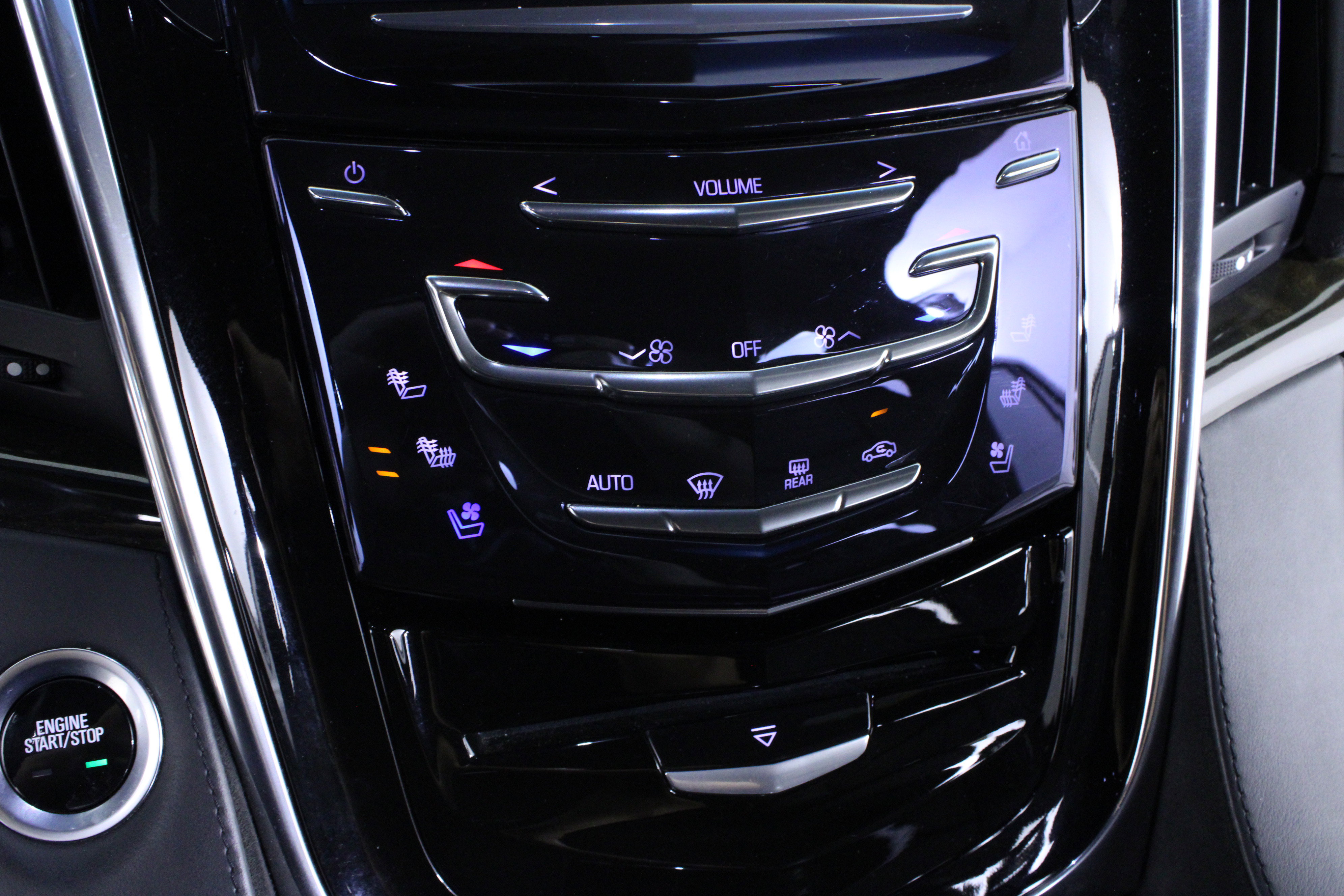 Used 2017 Cadillac Escalade Platinum image 32