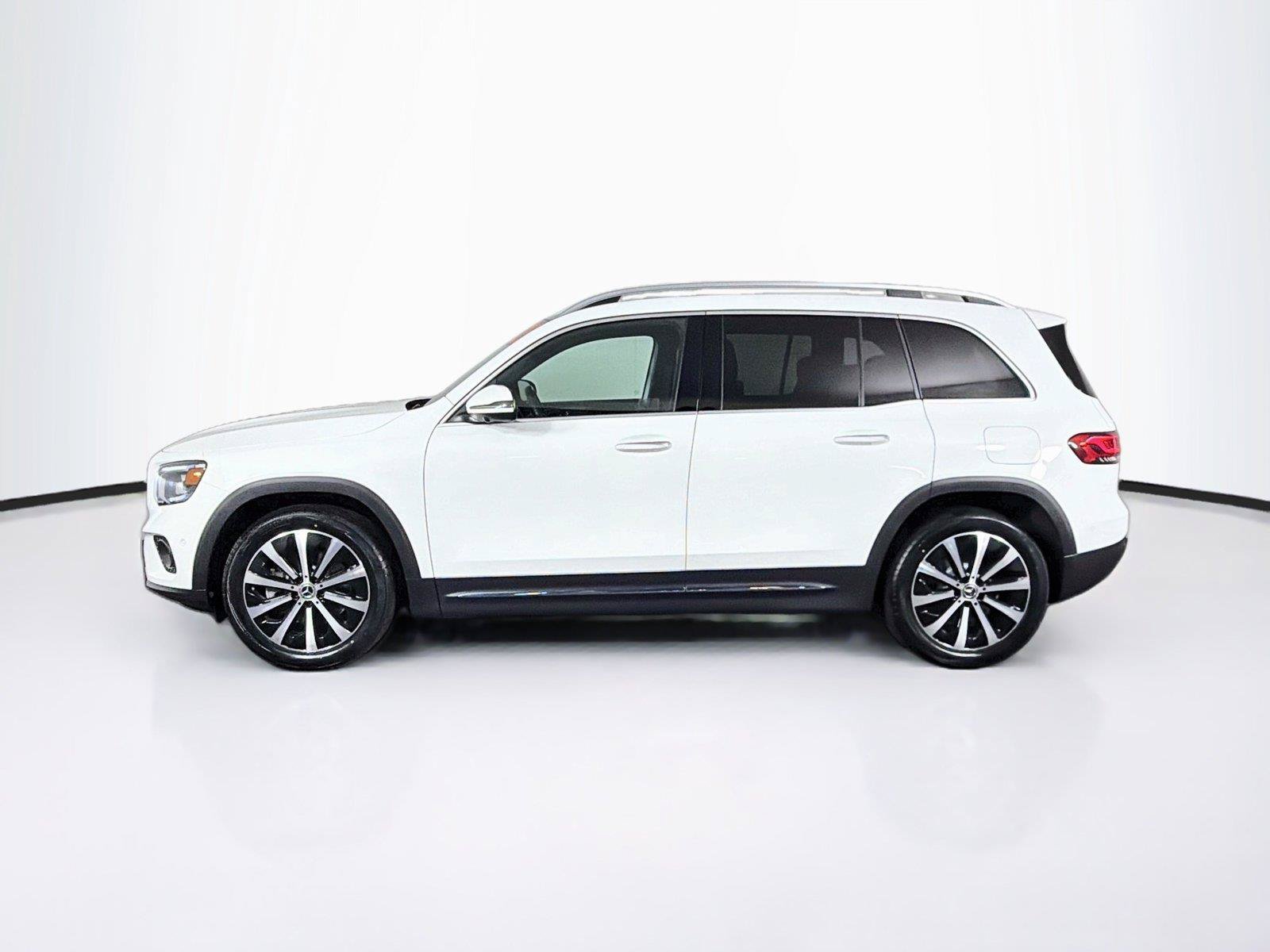 Used 2023 Mercedes-Benz GLB 250 4MATIC image 8