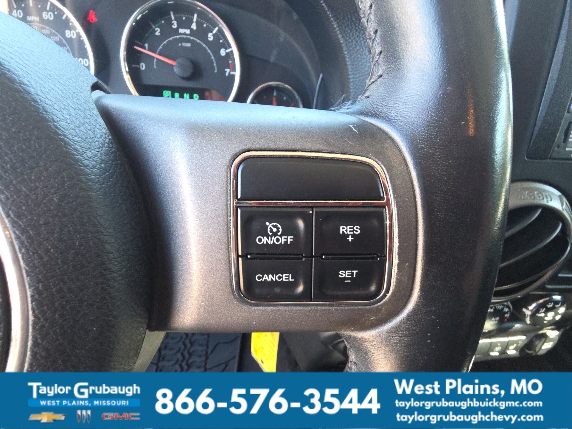 Used 2013 Jeep Wrangler Unlimited Sahara AWD/4WD image 19