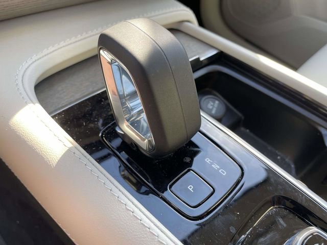 Used 2024 Volvo XC90 B5 Plus w/ Protection Package Premier image 28