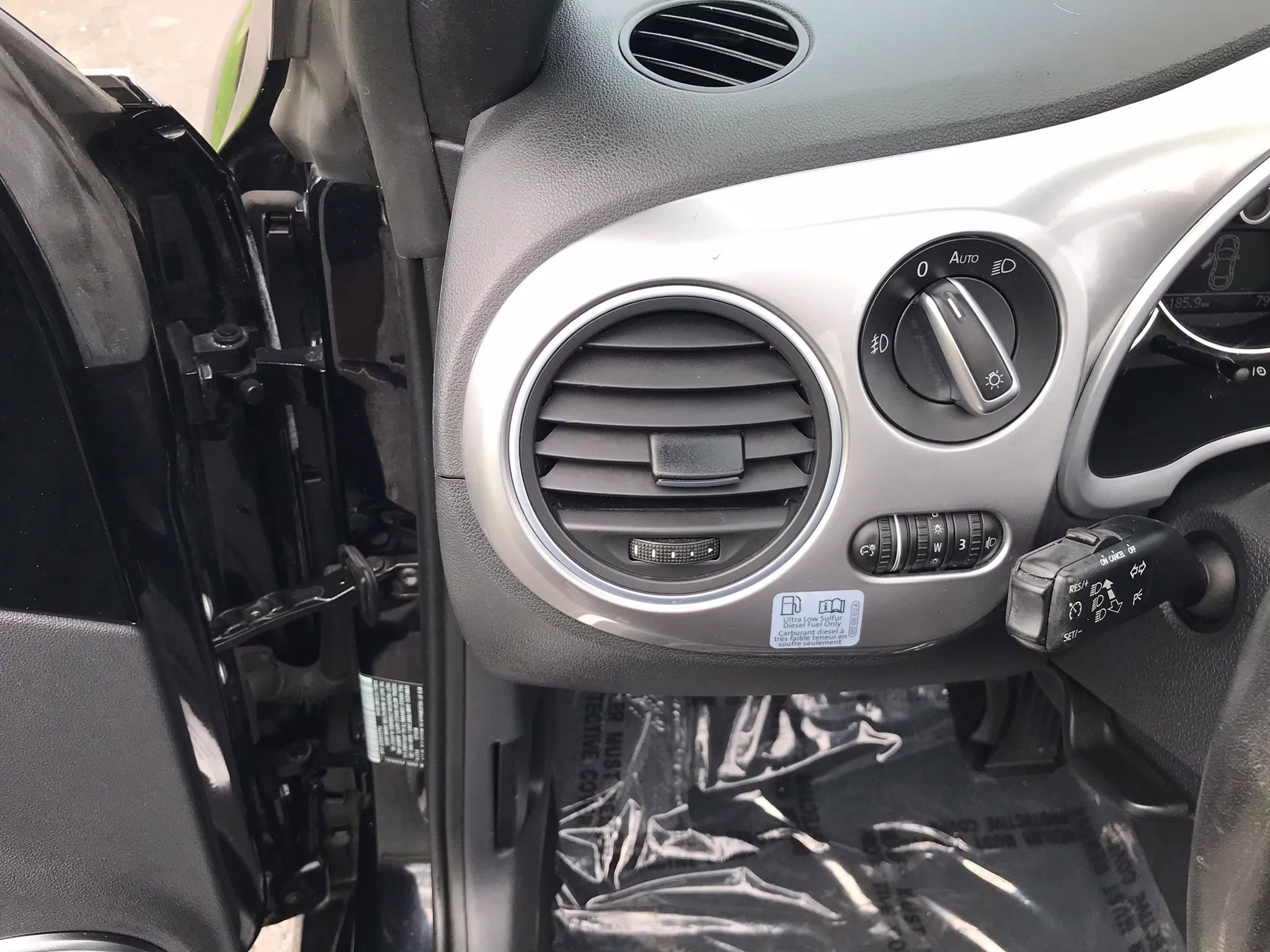 Used 2014 Volkswagen Beetle TDI FWD image 14