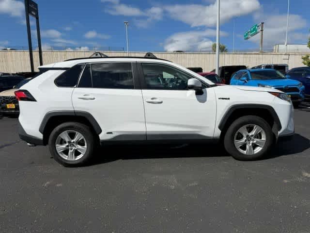 Used 2020 Toyota RAV4 XLE w/ Convenience Package AWD/4WD image 2