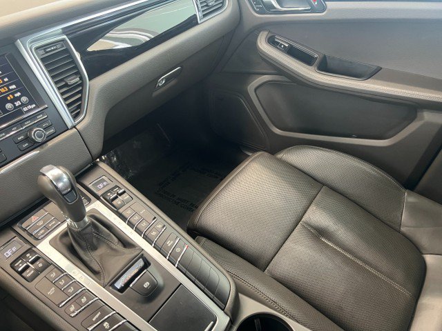 Used 2016 Porsche Macan S AWD/4WD image 22