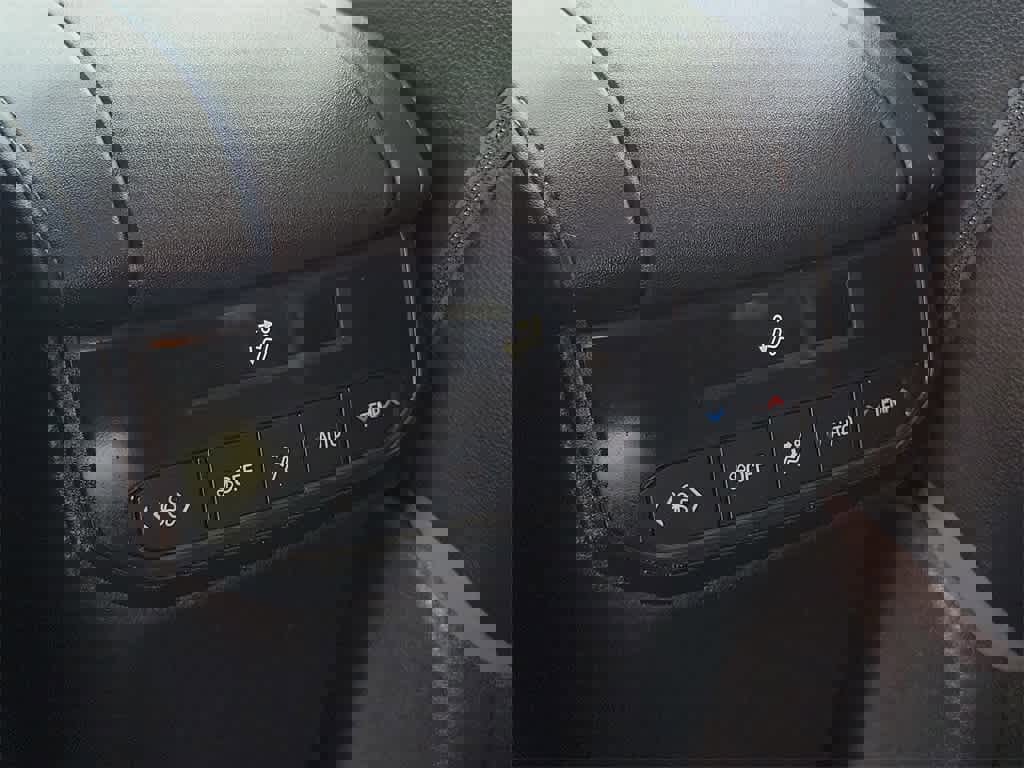 Used 2020 Toyota Highlander XLE image 13