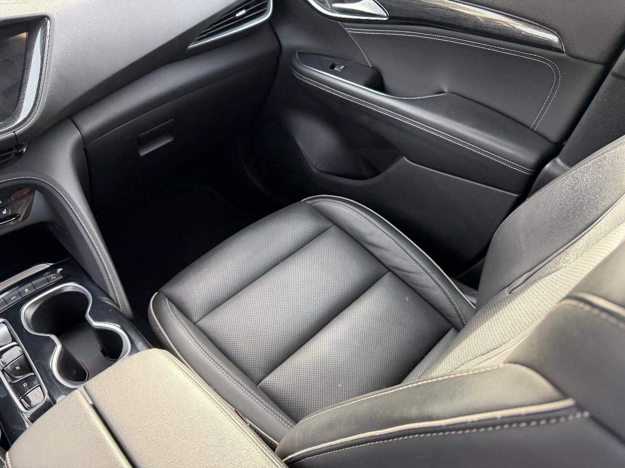 Used 2021 Buick Envision Essence w/ Sport Touring Package image 19