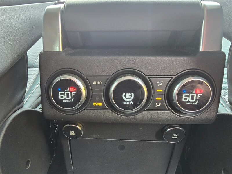 Used 2020 Land Rover Discovery HSE AWD/4WD image 9