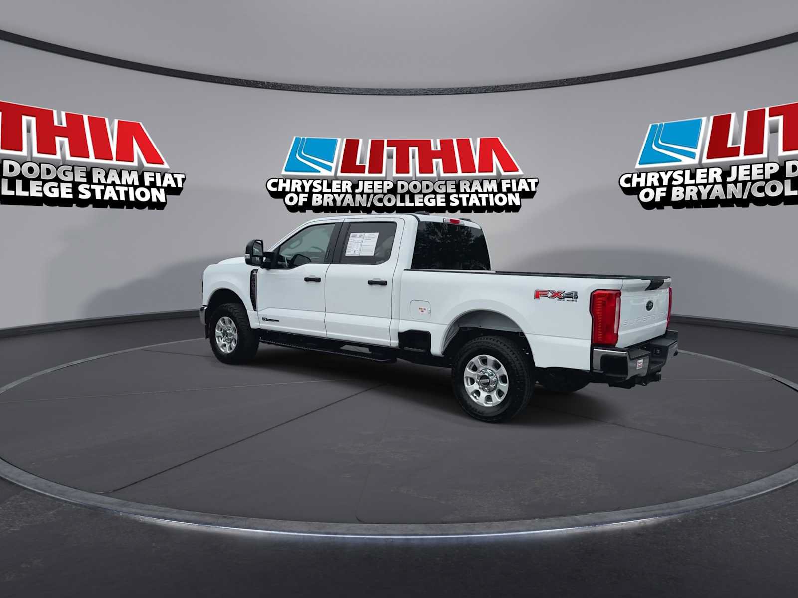 Used 2024 Ford F250 XLT w/ FX4 Off-Road Package AWD/4WD image 6