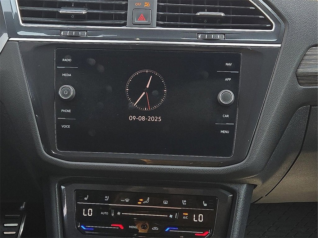Used 2022 Volkswagen Tiguan SEL R-Line image 12