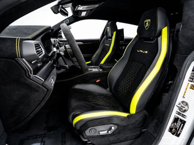 Used 2024 Lamborghini Urus Performante AWD/4WD image 40