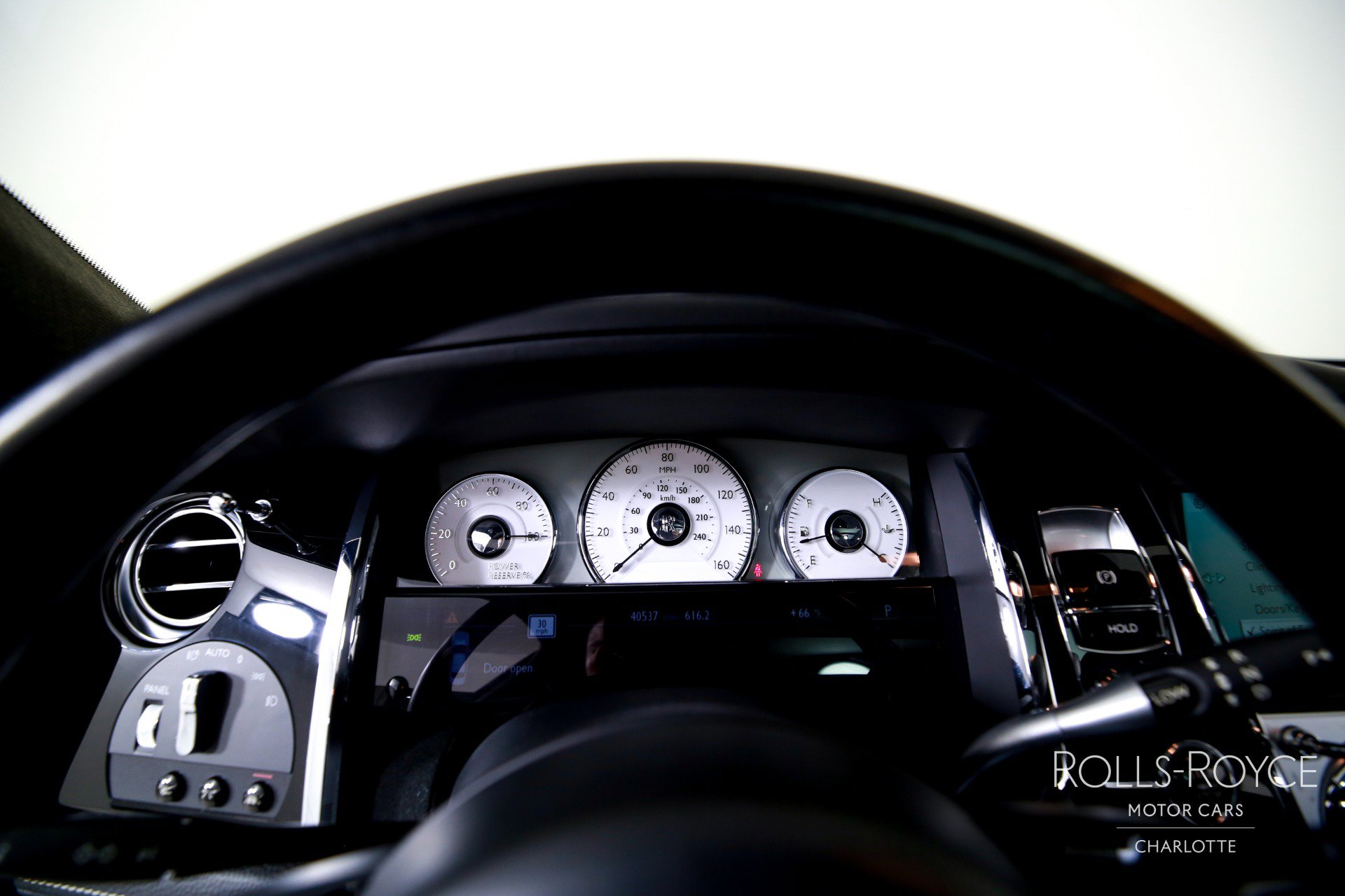 Used 2015 Rolls-Royce Ghost image 13